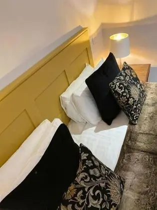 Tek Büyük Yataklı Oda, 1 Çift Kişilik Yatak