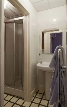 Tek Büyük Yataklı Oda, 1 Çift Kişilik Yatak, Sigara İçilmez