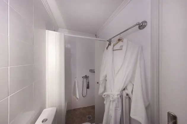 Comfort Tek Büyük Yataklı Oda