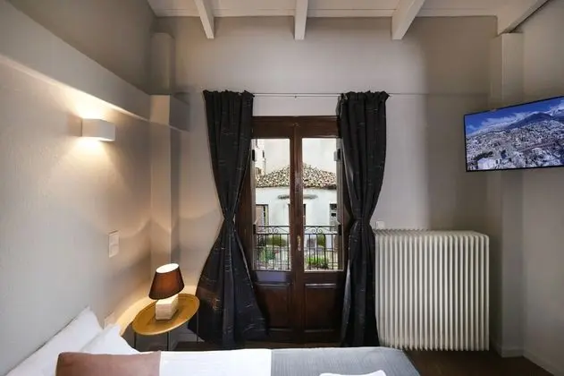 Comfort Üç Kişilik Oda (1 Double bed & 1 Single Sofa bed)