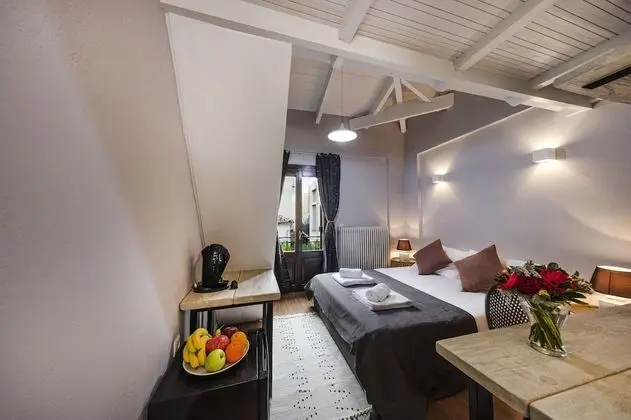 Comfort Üç Kişilik Oda (1 Double bed & 1 Single Sofa bed)