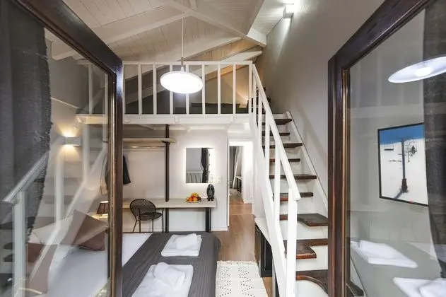 Comfort Üç Kişilik Oda (1 Double bed & 1 Single Sofa bed)