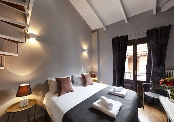 Comfort Üç Kişilik Oda (1 Double bed & 1 Single Sofa bed)