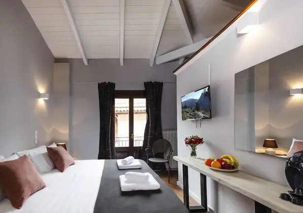 Comfort Üç Kişilik Oda (1 Double bed & 1 Single Sofa bed)