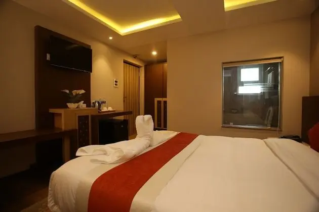 Deluxe Tek Büyük Yataklı Oda, 1 Büyük (Queen) Boy Yatak, Engellilere Uygun, Vadi Manzaralı