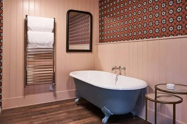 REALLY FANCY ROOM