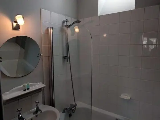 Standard Tek Büyük Yataklı Oda, Banyolu/Duşlu