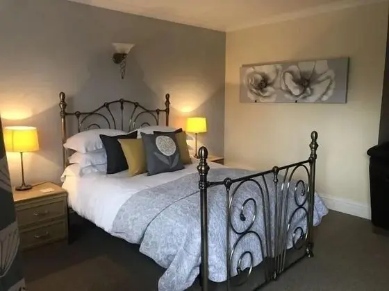 Standard Tek Büyük Yataklı Oda