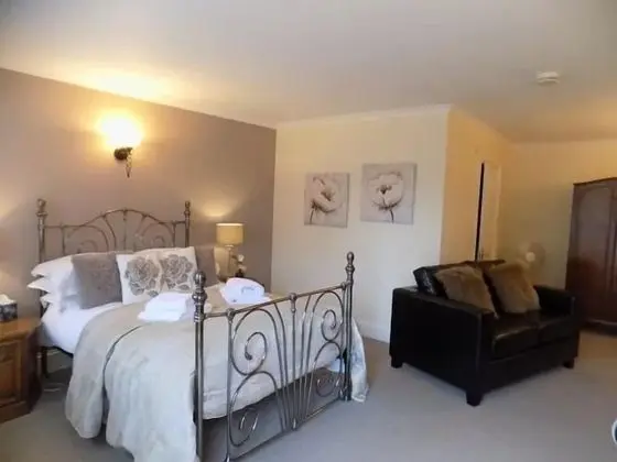 Standard Tek Büyük Yataklı Oda