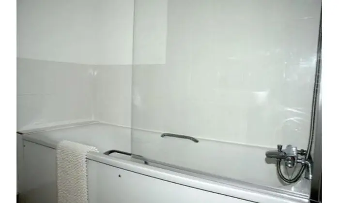 Tek Büyük Yataklı Oda (Room 1, Large with separate bathroom)