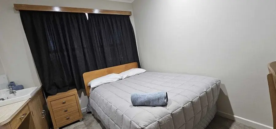 Basic Tek Büyük Yataklı Oda, 1 Çift Kişilik Yatak, Sigara İçilmez, Ortak Banyo