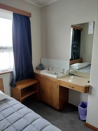 Basic Tek Büyük Yataklı Oda, 1 Çift Kişilik Yatak, Sigara İçilmez, Ortak Banyo