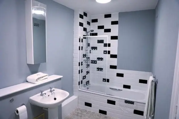 Deluxe Tek Büyük veya İki Ayrı Yataklı Oda, Banyolu/Duşlu