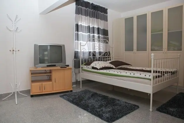 Stüdyo, Şehir Manzaralı (Dibergstraße 50)