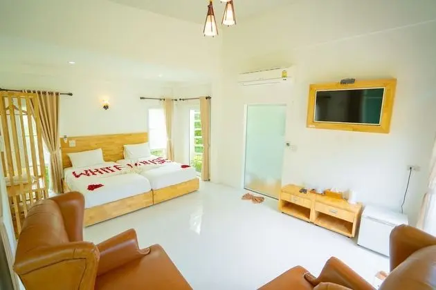 Deluxe Twin Room (Phuchomduan)