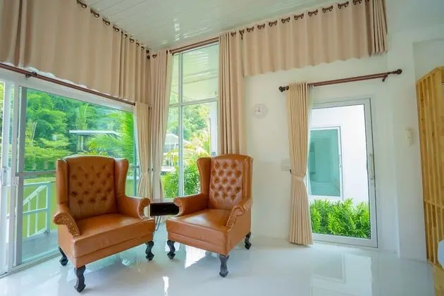 Deluxe Twin Room (Phuchomduan)