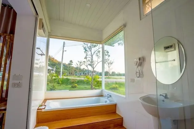 Deluxe Twin Room (Phuchomduan)