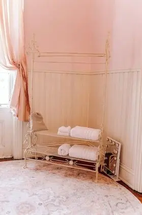 Luxury Oda