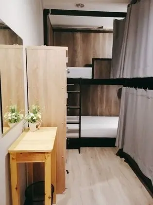 4 People Room Shared Bathroom