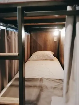 4 People Room Shared Bathroom