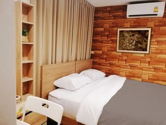 Deluxe Room Shared Bathroom