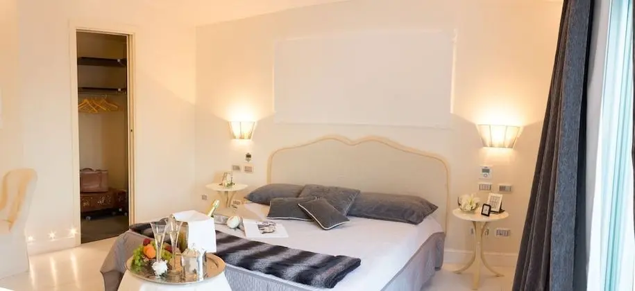 Süit, Balkon, Havuz Manzaralı