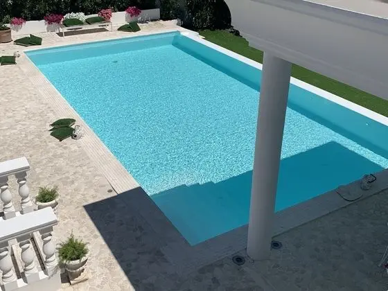 Süit, Balkon, Havuz Manzaralı