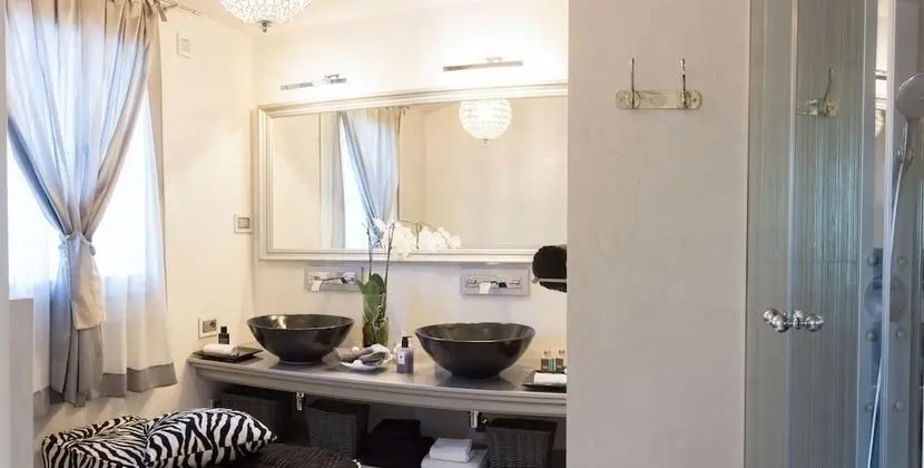 Süit, Balkon, Havuz Manzaralı