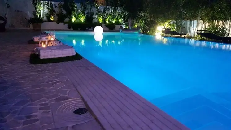 Superior Tek Büyük Yataklı Oda, Birden Çok Yatak, Havuz Kenarı