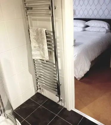 Dört Kişilik Oda, Banyolu/Duşlu (or Family Room)