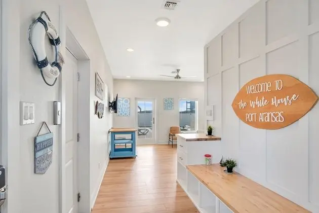 Ev, Birden Çok Yatak, Veranda, Plaj Manzaralı (The White House)