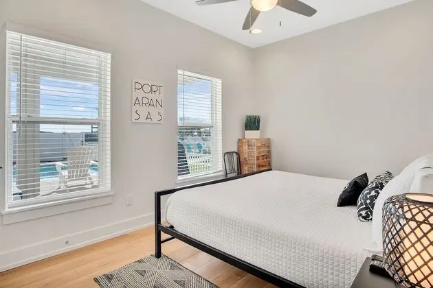 Ev, Birden Çok Yatak, Veranda, Plaj Manzaralı (The White House)