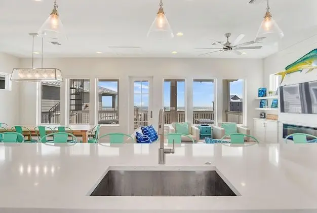 Ev, Birden Çok Yatak, Veranda, Plaj Manzaralı (The White House)