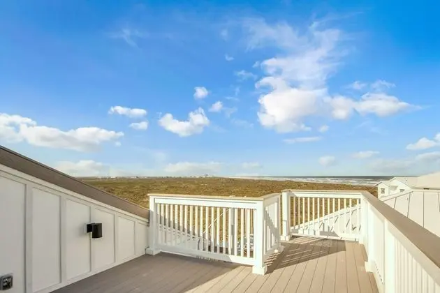 Ev, Birden Çok Yatak, Veranda, Plaj Manzaralı (The White House)