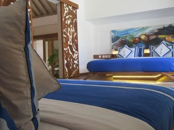 Luxury Package at Master One-Bedroom Villa with Pool and Home Cinema Projector