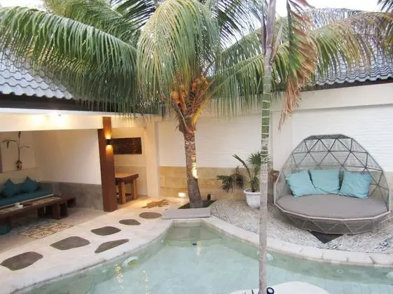 Luxury Package at Master One-Bedroom Villa with Pool and Home Cinema Projector