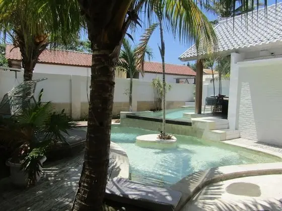 Luxury Package at Master One-Bedroom Villa with Pool and Home Cinema Projector