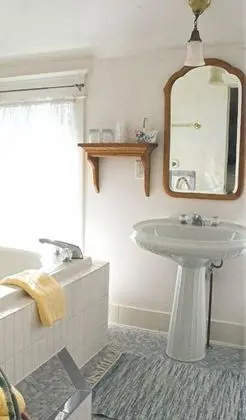 Standard Oda, 1 Büyük (Queen) Boy Yatak, Jakuzi (Room D)