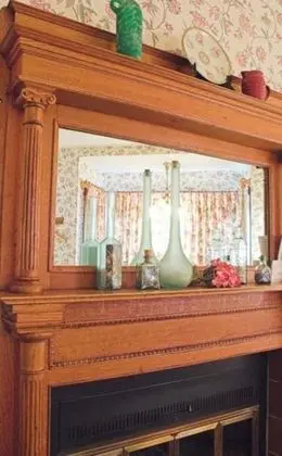 Standard Oda, 1 Büyük (Queen) Boy Yatak, Şömine (Room 6)