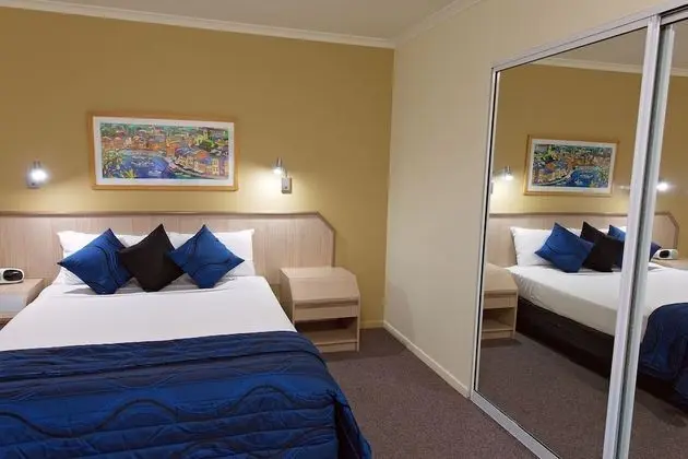 Comfort Üç Kişilik Oda, Birden Çok Yatak, Avlu Manzaralı, Zemin Kat