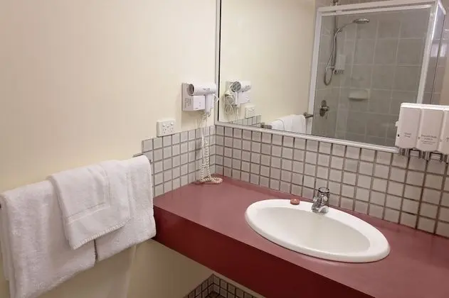 Comfort Üç Kişilik Oda, Birden Çok Yatak, Avlu Manzaralı, Zemin Kat