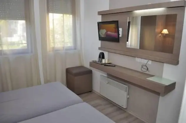Standard Tek Büyük veya İki Ayrı Yataklı Oda