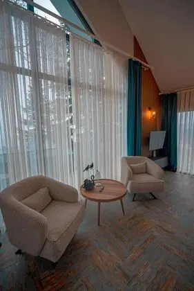 Bungalow, Göl Manzaralı, Isıtmalı Özel Havuzlu
