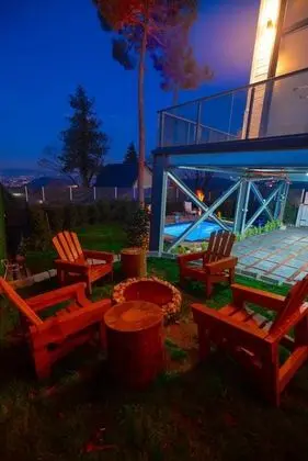 Bungalow, Göl Manzaralı, Isıtmalı Özel Havuzlu