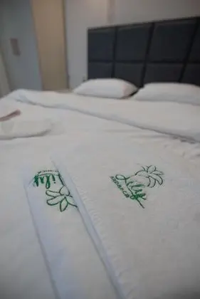Bungalow, Göl Manzaralı, Isıtmalı Özel Havuzlu