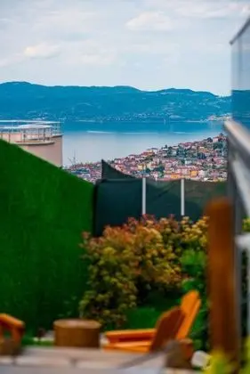 Bungalow, Göl Manzaralı, Isıtmalı Özel Havuzlu