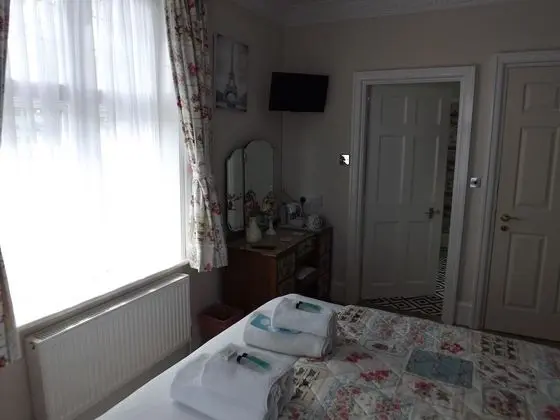 Tek Büyük Yataklı Oda, Banyolu/Duşlu (Ground Floor)