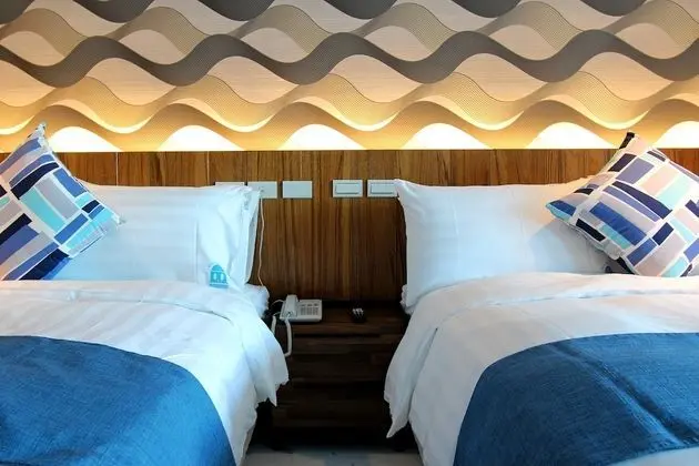Comfort Dört Kişilik Oda, 2 Çift Kişilik Yatak, Kısmi Deniz Manzaralı
