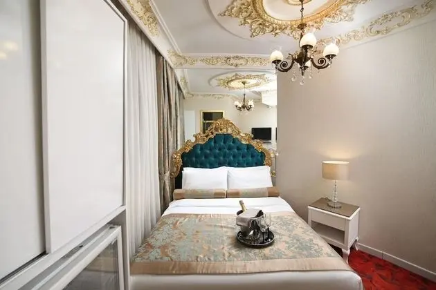 Economy Room