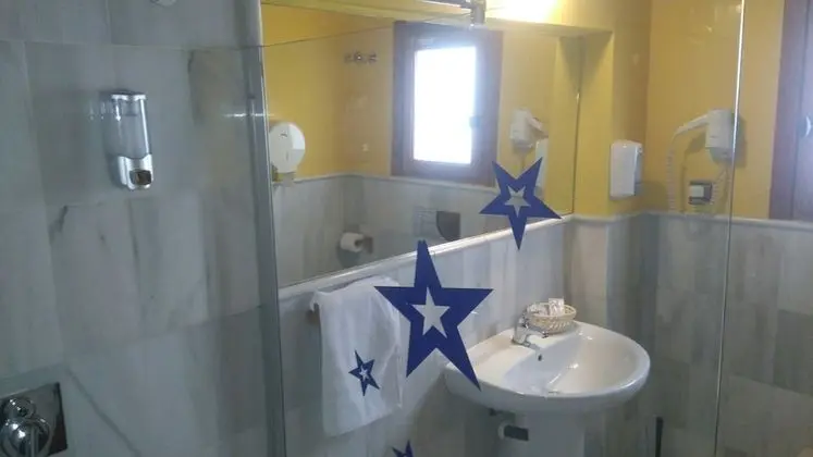 Dört Kişilik Oda, Banyolu/Duşlu